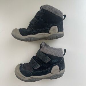 KEEN Toddler Little Kids’ Knotch Double Strap Chukka Boots (size 9)